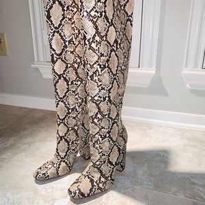 Zara Snakeskin Knee High Boots, Bloggers Fave, 9